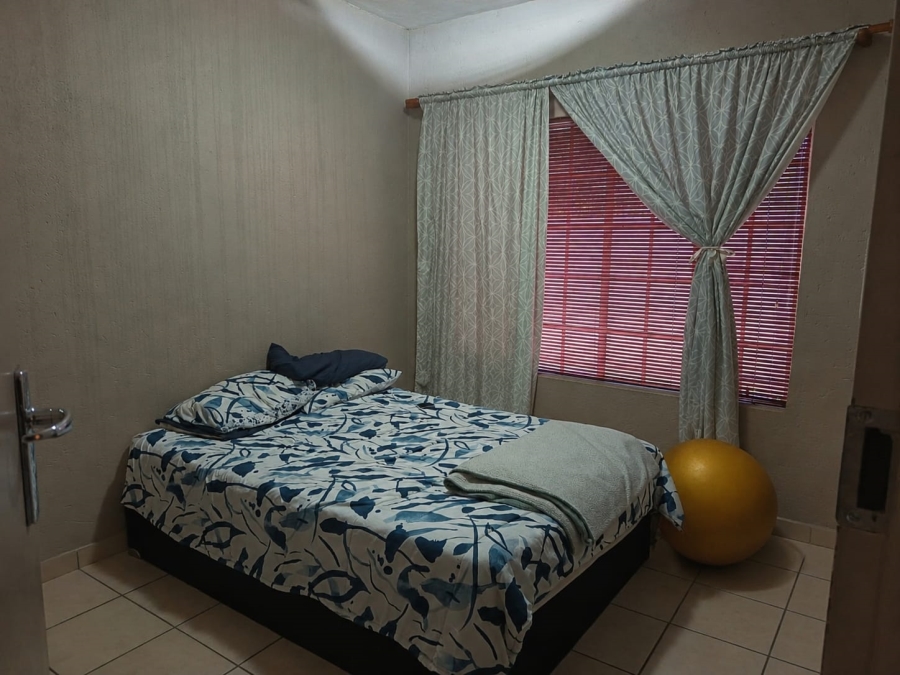 2 Bedroom Property for Sale in Waterval East North West